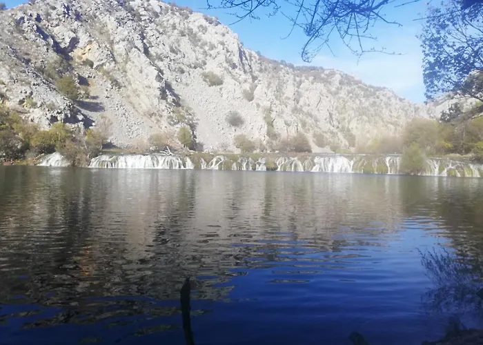 Apartman Obrovac Apartamento *