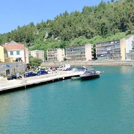 Apartman Obrovac * 奥布罗瓦茨